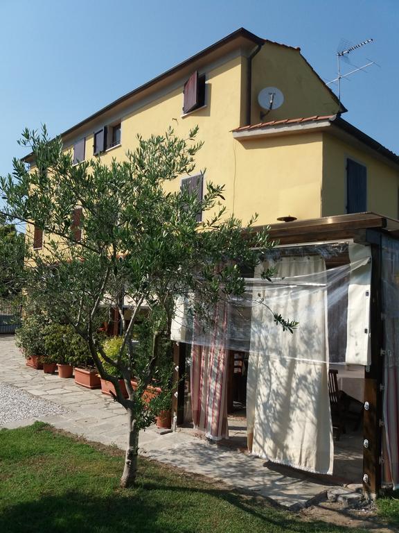 Bed and Breakfast Le Travi à Sarzana Extérieur photo